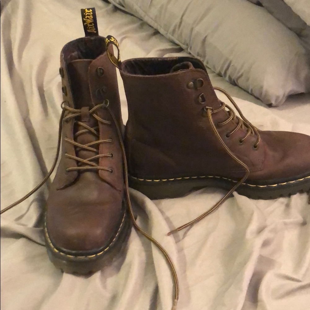 Doc marten luana brown boot